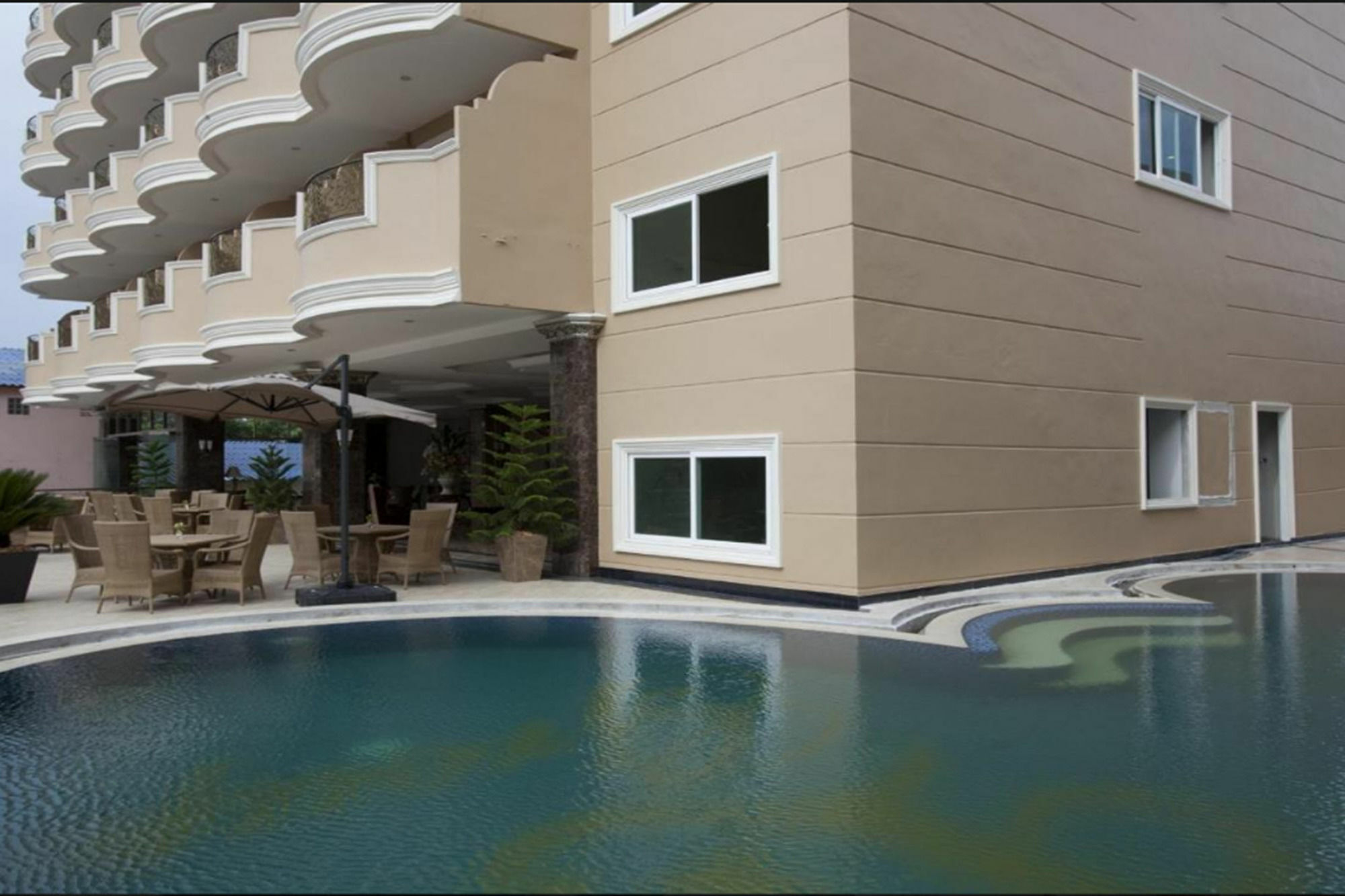 Lk Noble Suite Pattaya Exterior foto